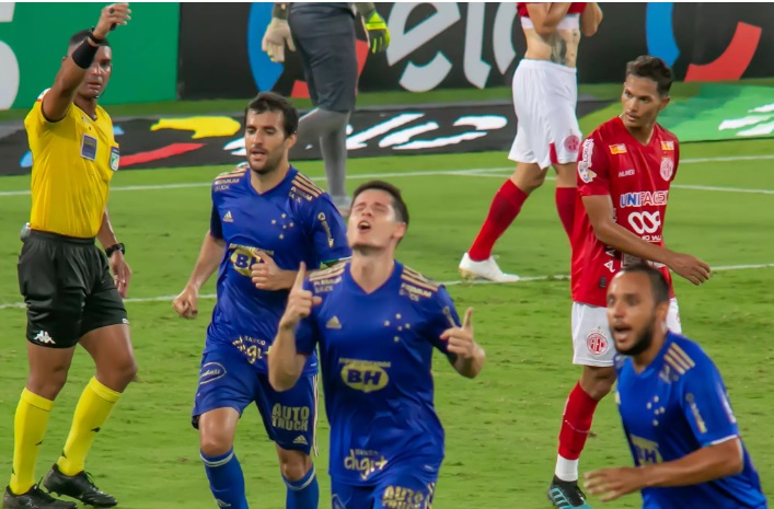 Cruzeiro bate América-RN e se classifica à terceira fase da Copa do Brasil