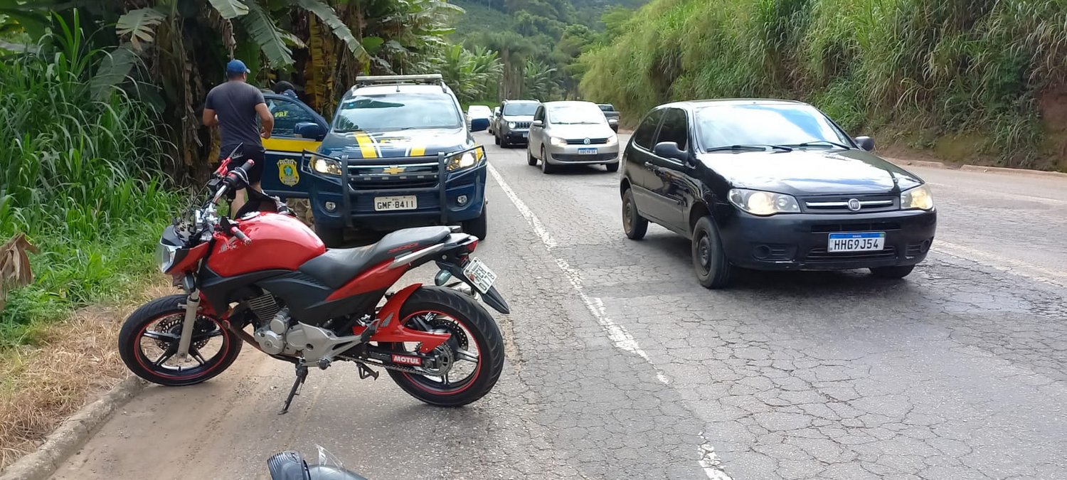 BR-262: buracos na pista podem ser a causa de colisão envolvendo motocicleta