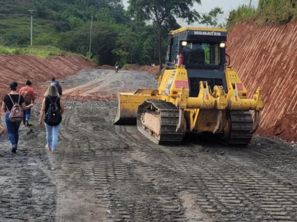 BR-381, em Nova Era, tem desvio liberado na manhã desta quinta; trânsito flui com lentidão no local