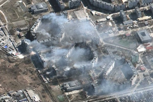 Ataques aéreos da Rússia devastam Mariupol