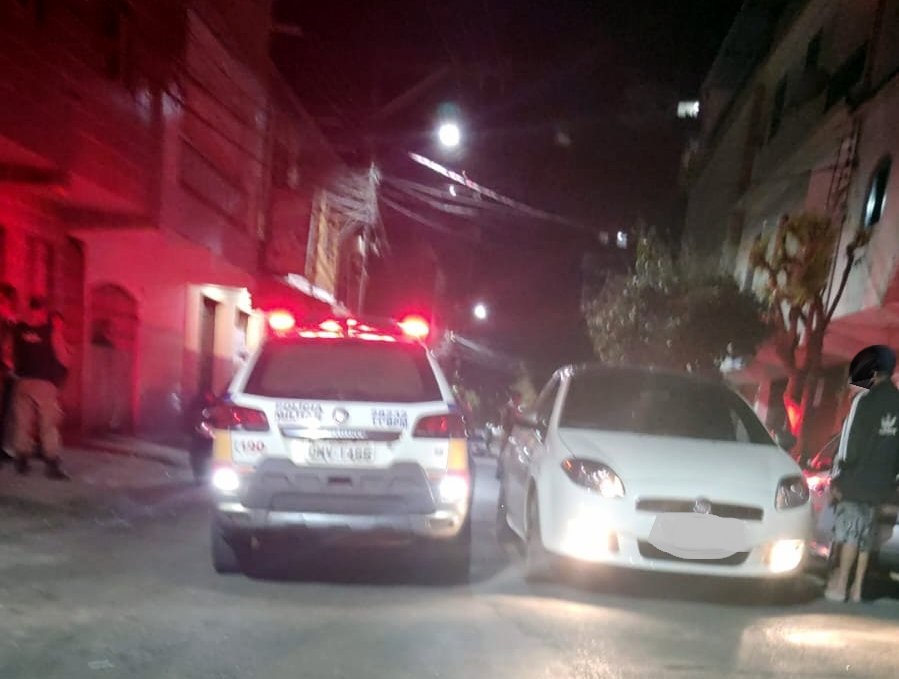 Jovem é baleado no bairro São Vicente, em Manhuaçu