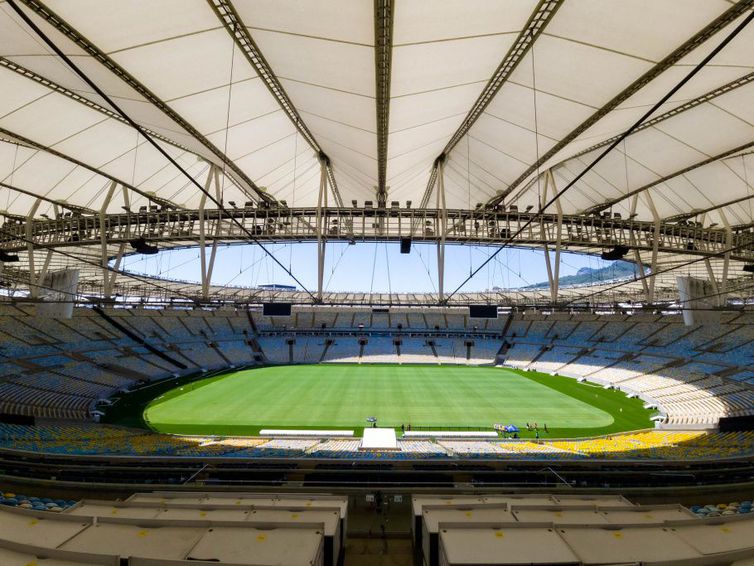 Vasco e Cruzeiro se enfrentam no Maracanã, com ingressos já esgotados