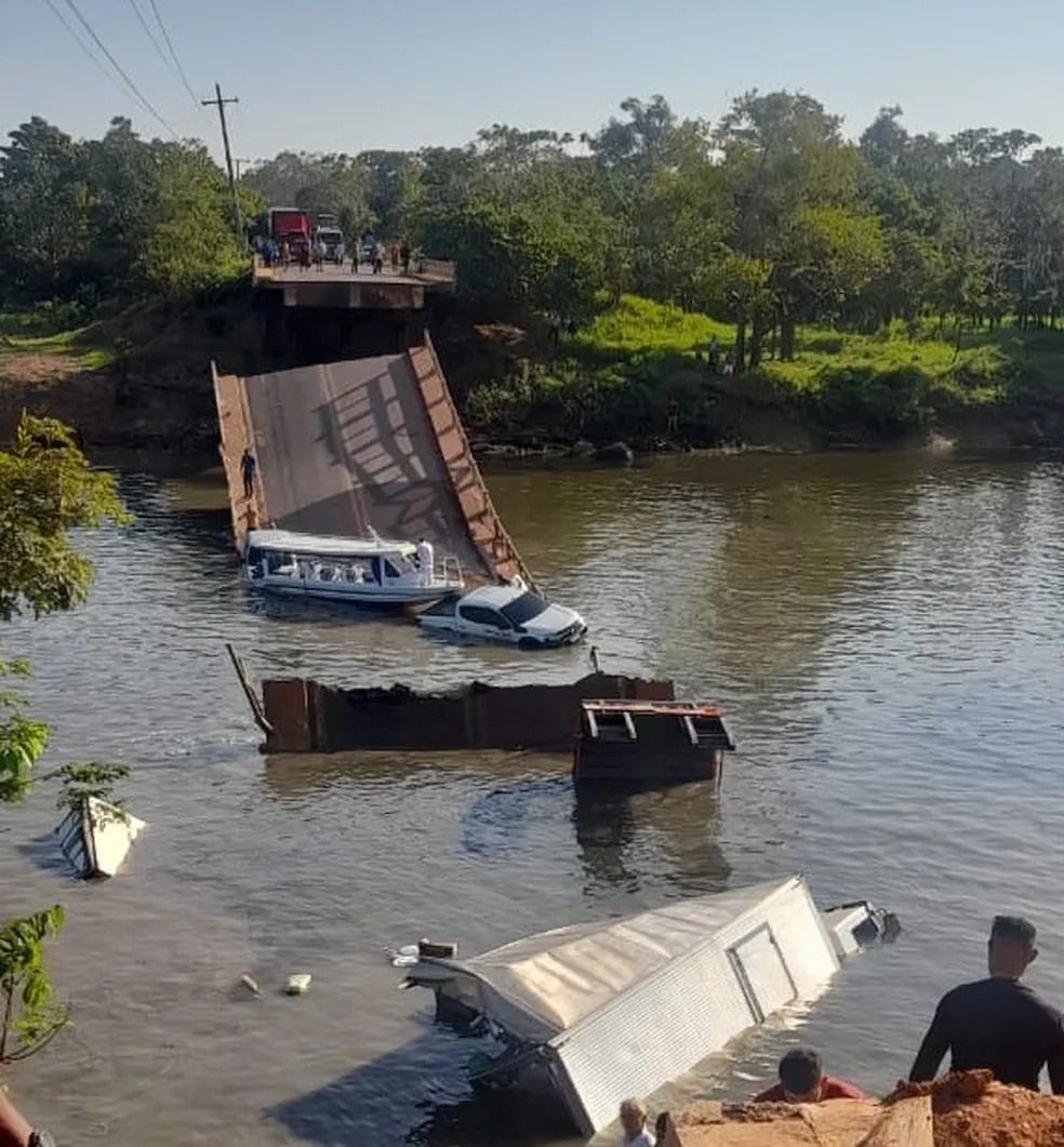 Ponte sobre rio Curuçá desaba e mata três pessoas no Amazonas