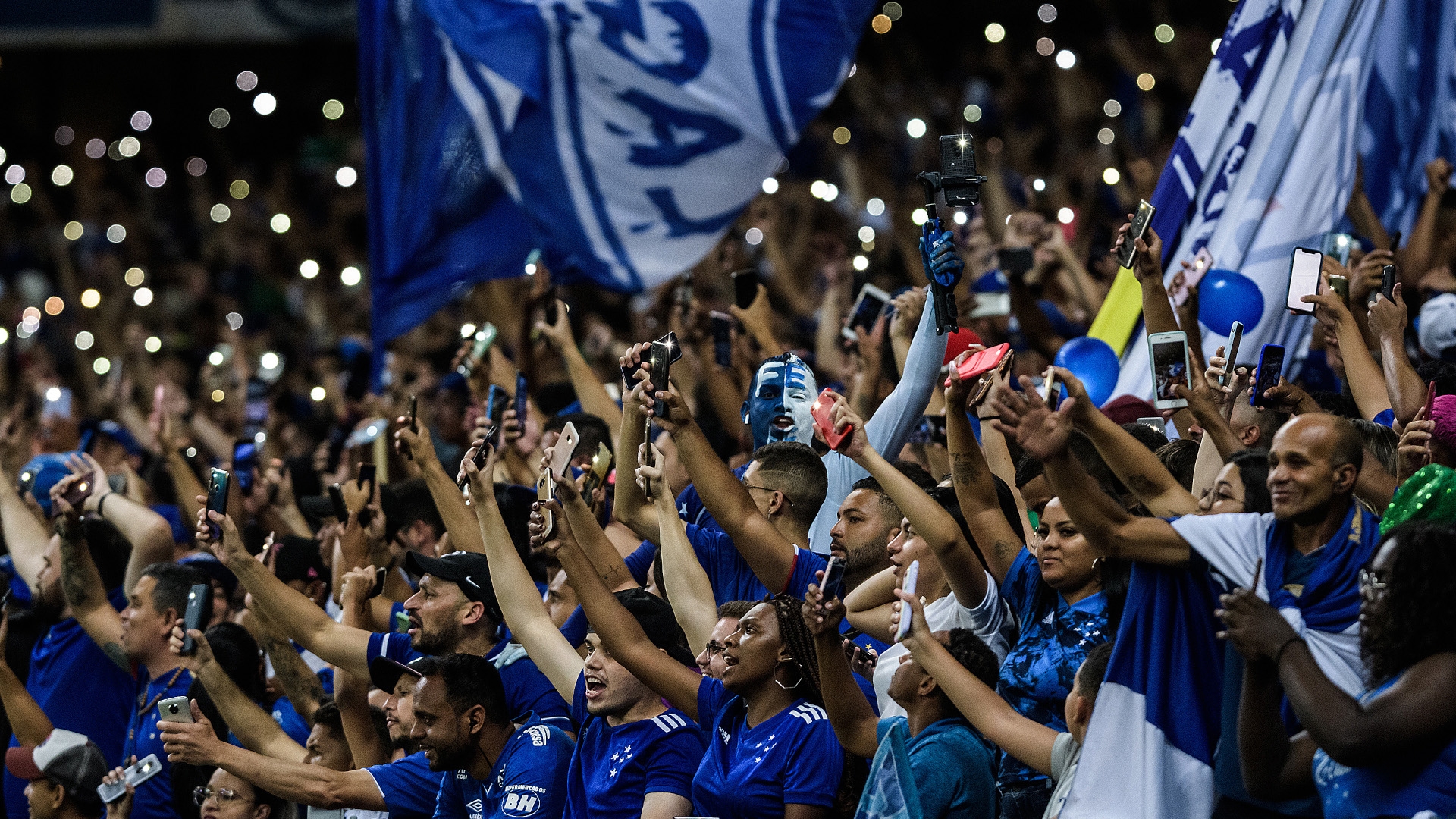 Cruzeiro recebe o Vasco no Mineirão lotado para carimbar a volta à elite nacional