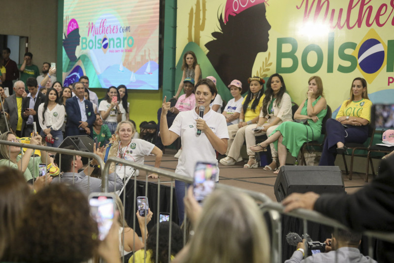 Homem dispara contra igreja antes de culto com Michelle Bolsonaro