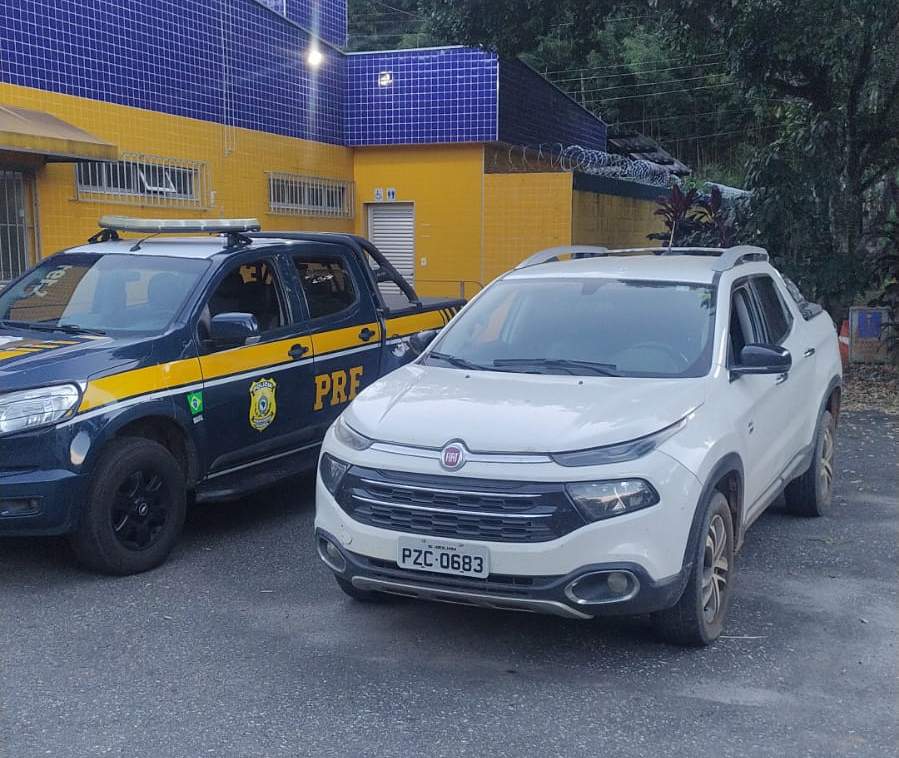 PRF de Manhuaçu apreende veículo roubado em operação de rotina na BR-116