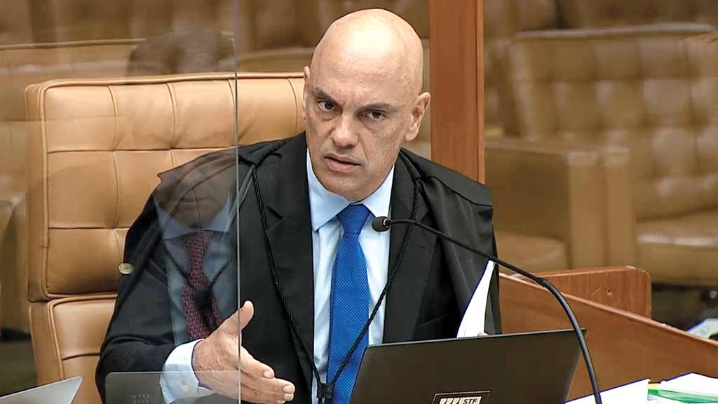 Moraes mantém prisão de 294 acusados por atos antidemocráticos