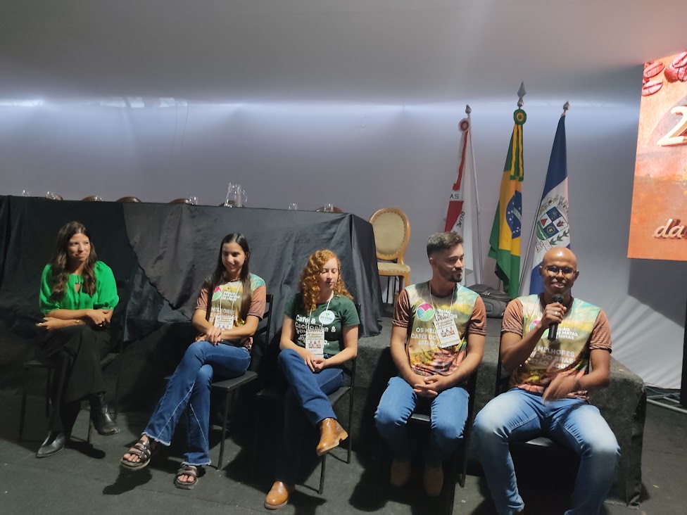 Certificafé participa do 24° simpósio de cafeicultura das Matas de Minas no painel de jovens da Cafeicultura