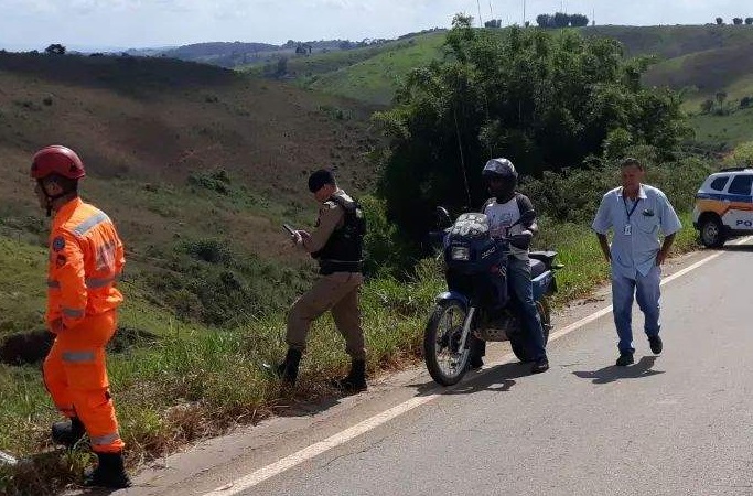 Homem morre em capotamento na MG-329