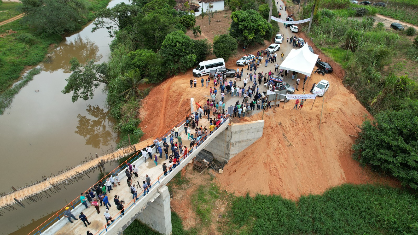 Ponte do Barreiro é entregue a população