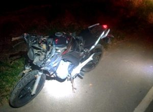 Acidente com moto e cavalo deixa jovem ferida na MGC-482, em Espera Feliz