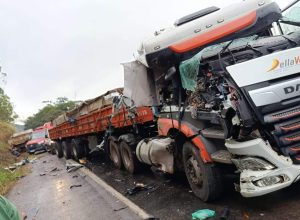 Acidentes na BR-262 deixam dois mortos e feridos em Martins Soares