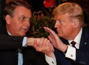 Bolsonaro diz esperar que Trump ajude a reverter sua inelegibilidade