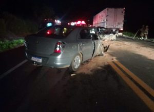 Colisão entre carreta e carros deixa feridos na BR-116 em Manhuaçu