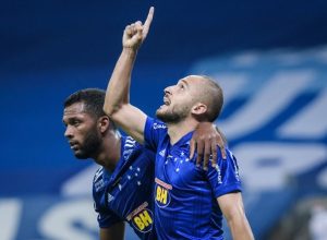 Cruzeiro bate Vitória na estreia de Ney Franco