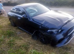 Jovem morre em colisão com carro na BR-262, em Martins Soares