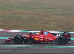 Lewis Hamilton faz o primeiro teste com carro da Ferrari na Itália