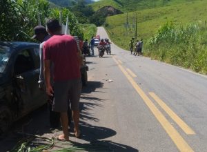 Motociclista tem perna amputada em acidente em Chalé