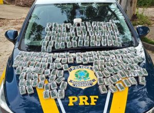 PRF apreende maconha dos playboys na BR-262, em Rio Casca