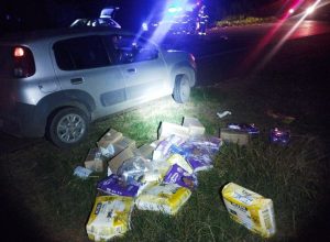 Quatro presos por saquear carga de carreta tombada, motorista morreu no acidente