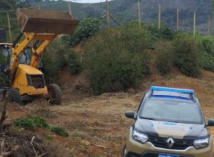 Retroescavadeira furtada em Ponte do Silva é localizada