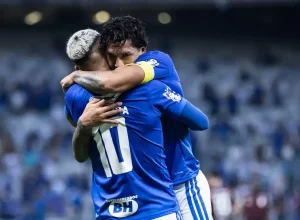 Romero-comemora-gol-com-Matheus-Pereira-scaled-aspect-ratio-512-320