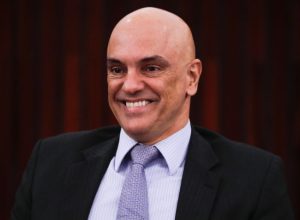 Ministro do TSE, Alexandre de Moraes e o presidente do CNJ, Luiz Felipe Salomão assinam acordo para segurança na eleições de 2022,  após cerimônia de lacração das urnas, no TSE. |  Sérgio Lima/Poder 360 02.set.2022