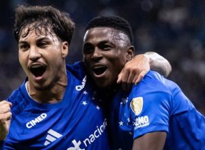neyser-villarreal-celebra-gol-do-cruzeiro-sobre-o-boca-juniors-em-jogo-da-libertadores-1777429359220_v2_615x300