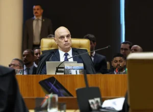 o-supremo-tribunal-federal-stf-sessao-extraordinaria-investigacao-contra-alexandre-de-moraes-mensagens-trocadas-entre-o-ministro-e-daniel-vorcaro-caso-master-metropoles-18-scaled